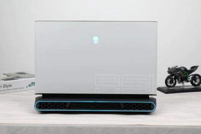 sell Alienware Area-51m