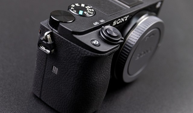 sell Sony A6400