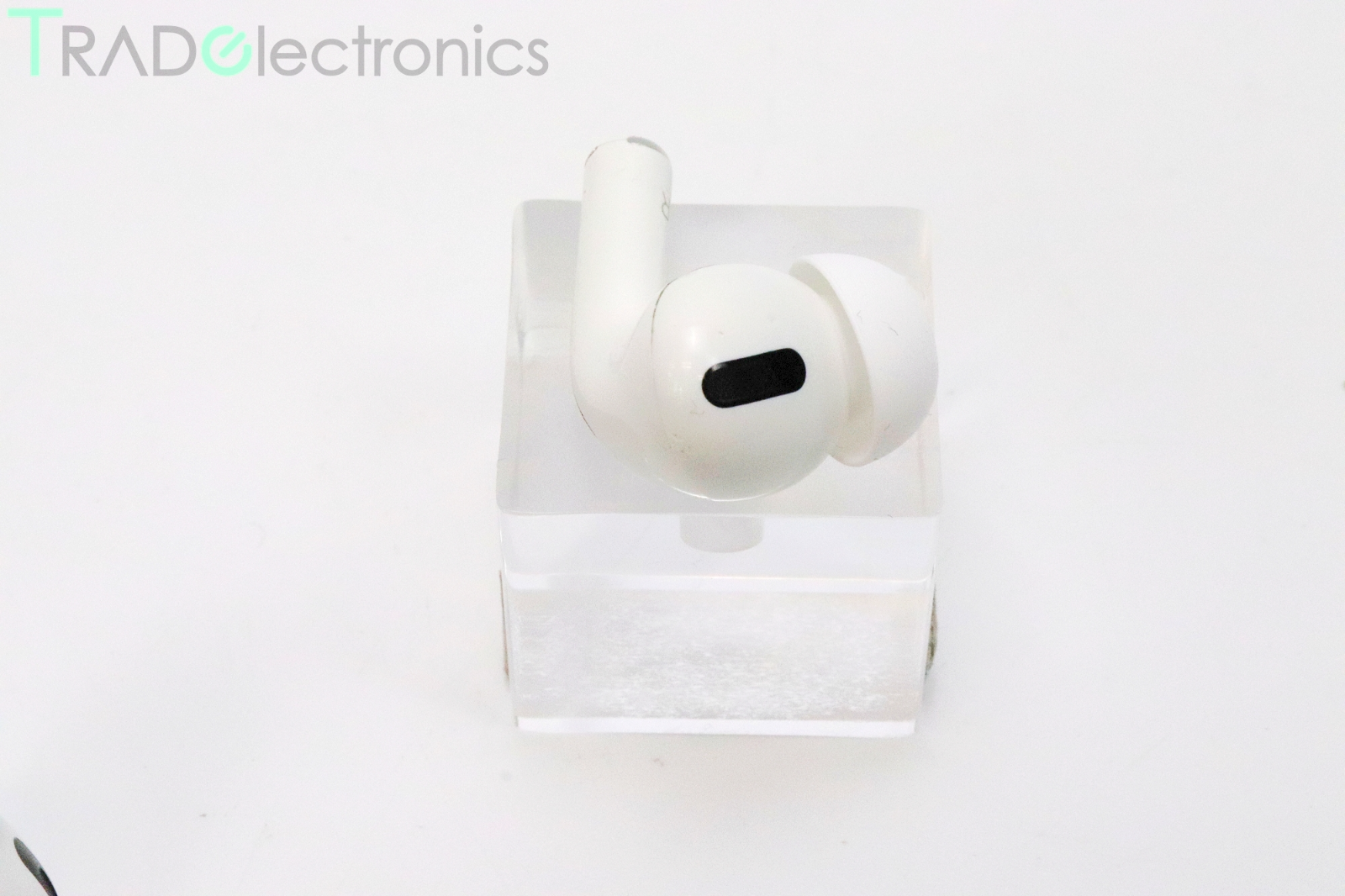 Apple Airpods Pro 2020 with Wireless Charging Case | Sell Used headphone